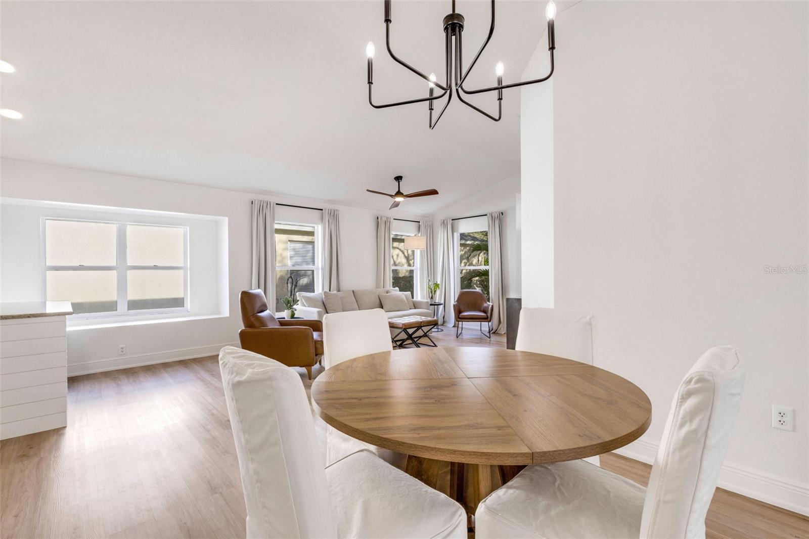 Image 7 of 47 For 6226 Blueflower Court