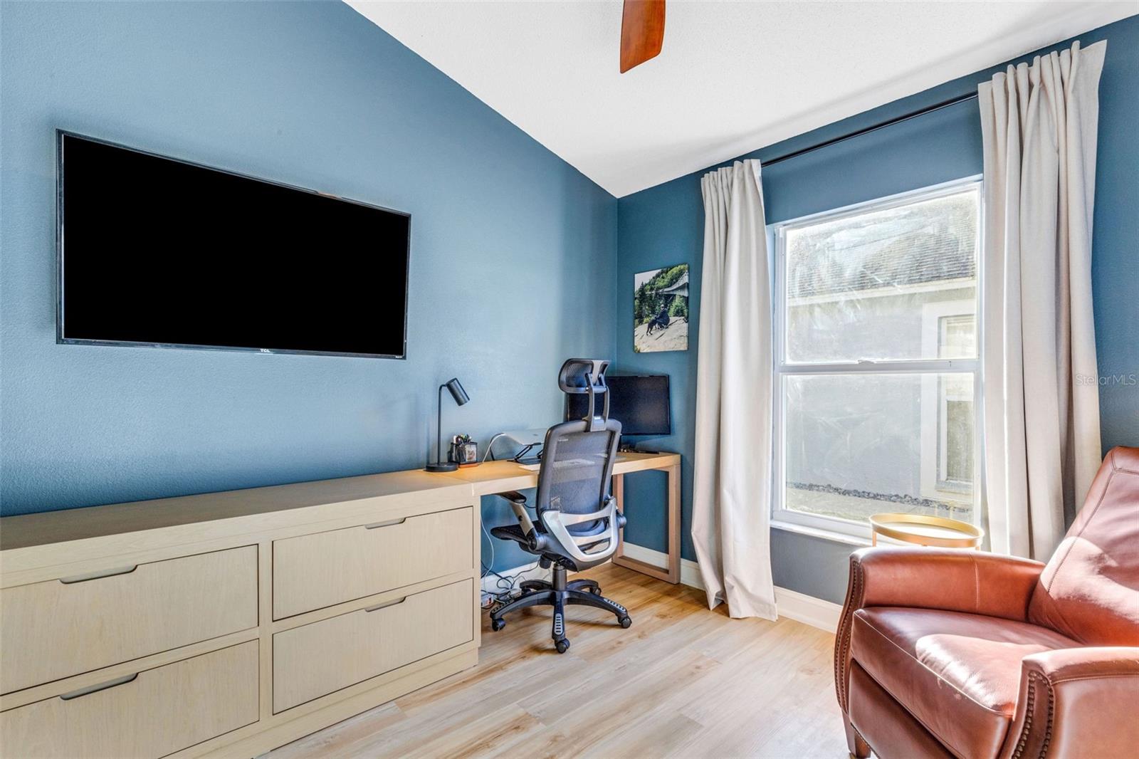 Image 9 of 47 For 6226 Blueflower Court