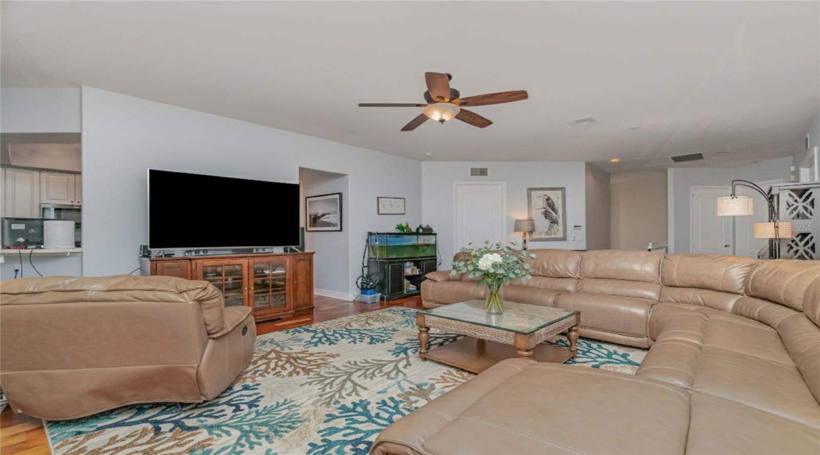 Image 10 of 33 For 6100 Jonathans Bay Circle 302