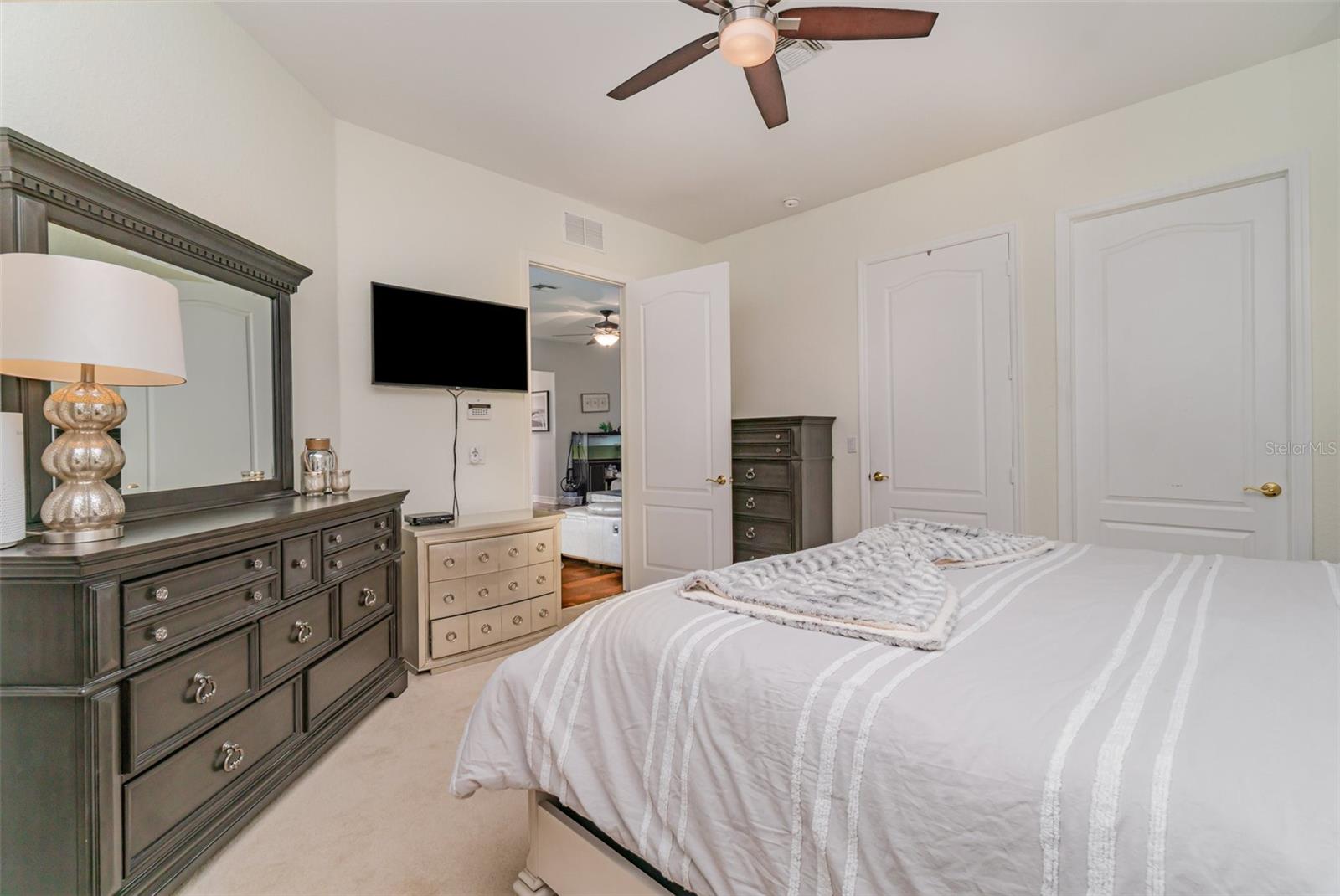 Image 15 of 33 For 6100 Jonathans Bay Circle 302