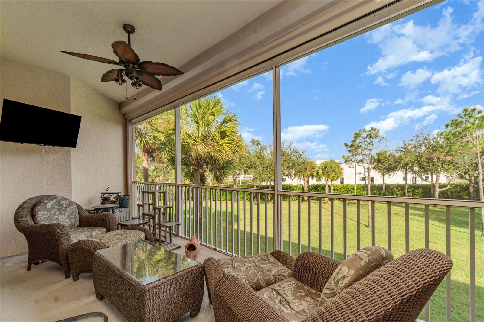 Image 23 of 33 For 6100 Jonathans Bay Circle 302