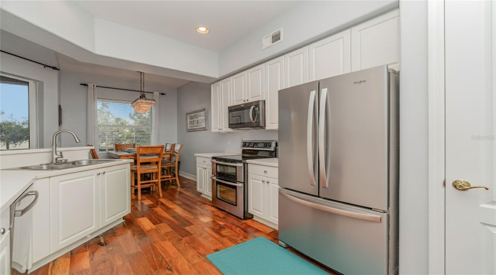 Image 4 of 33 For 6100 Jonathans Bay Circle 302