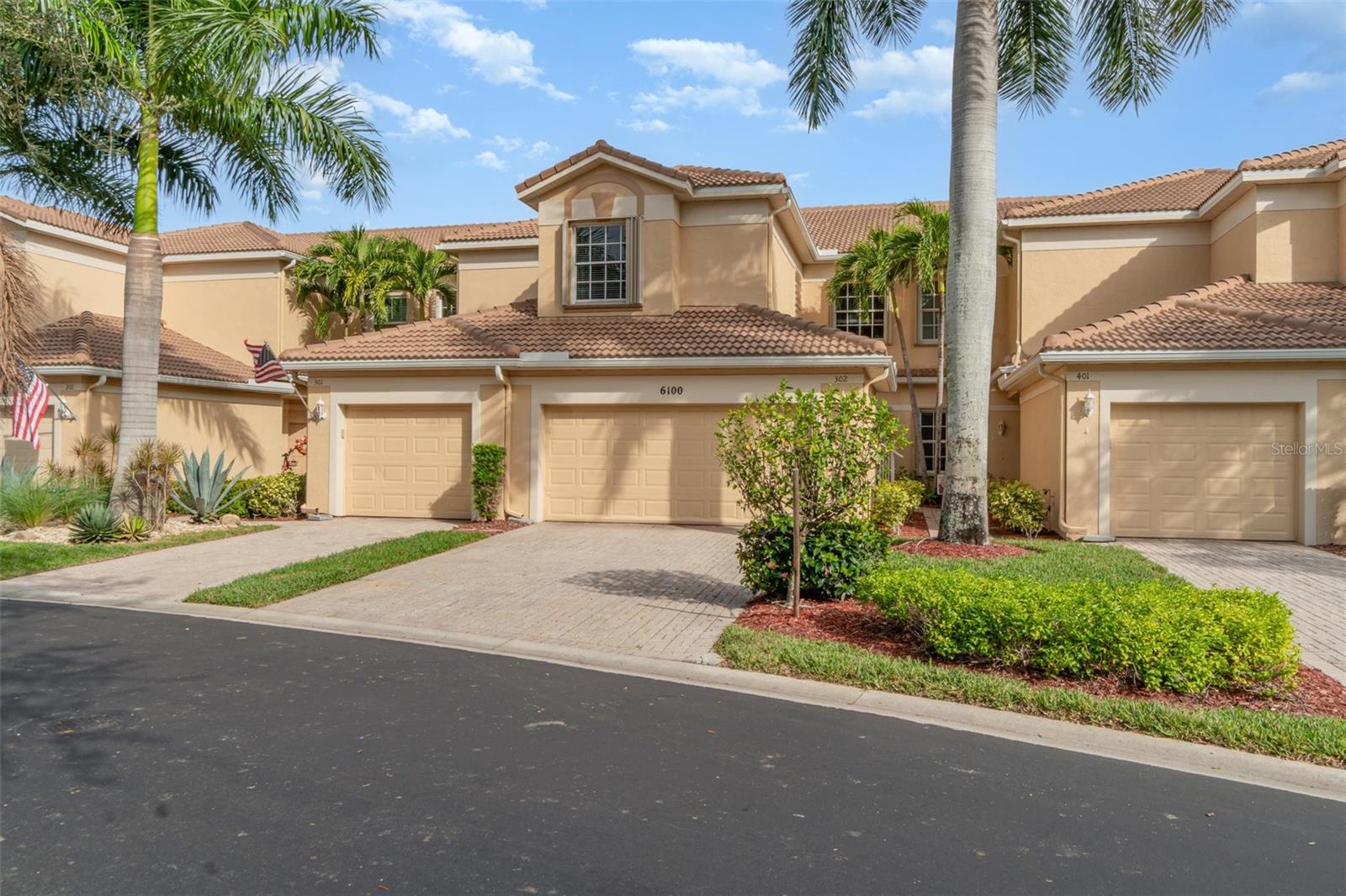 Image 5 of 33 For 6100 Jonathans Bay Circle 302