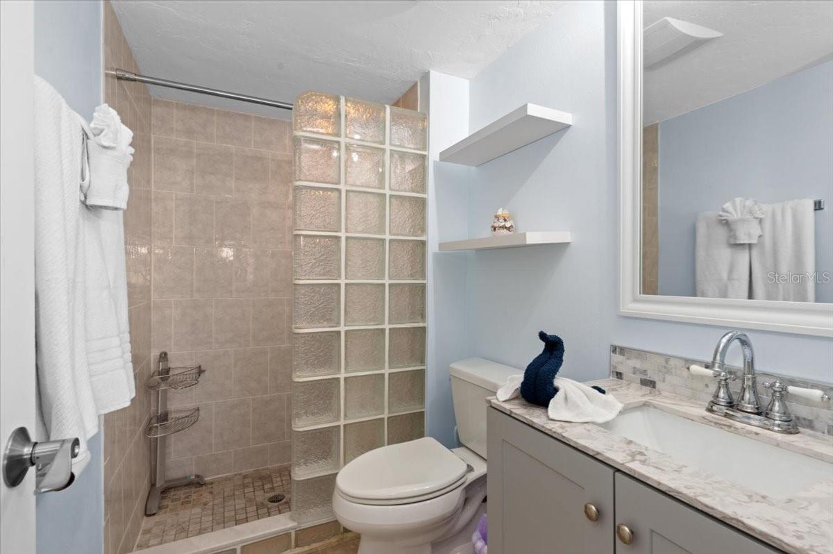 Image 11 of 53 For 110 Vista Hermosa Circle 106b