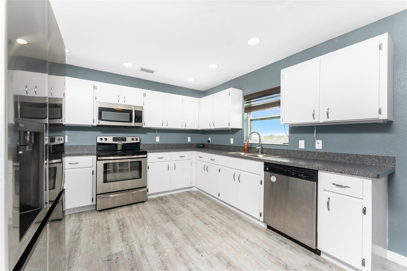 Image 12 of 57 For 7105 Clematis Drive