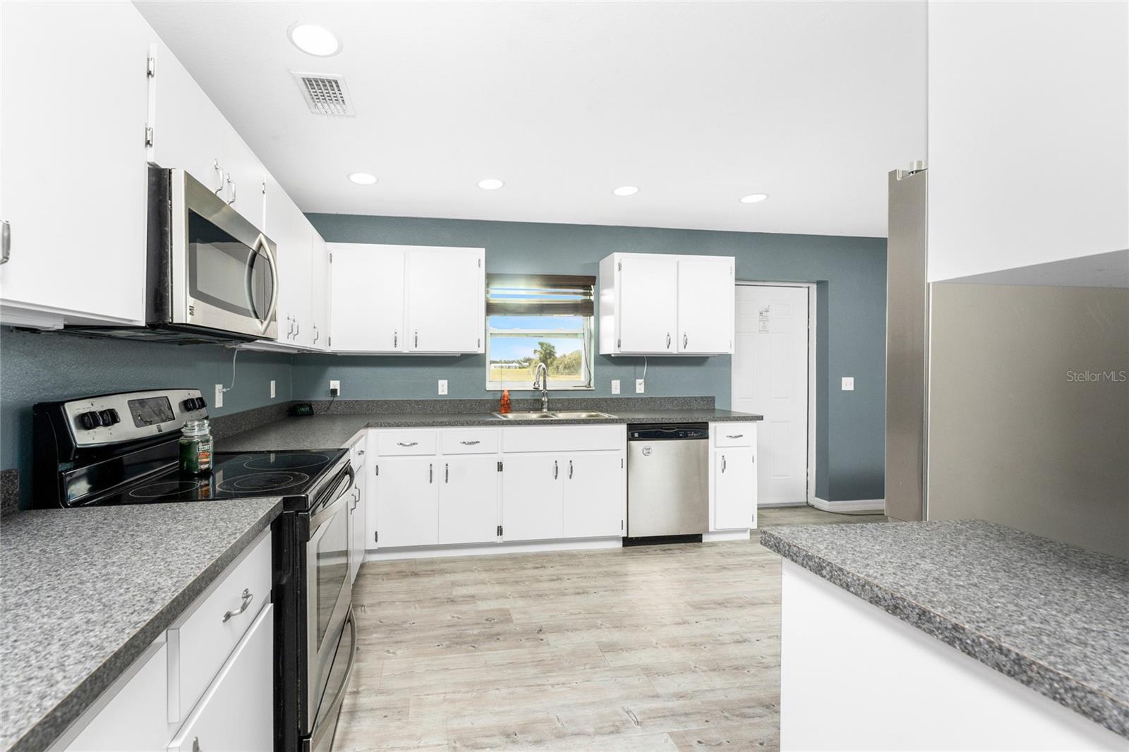 Image 14 of 57 For 7105 Clematis Drive