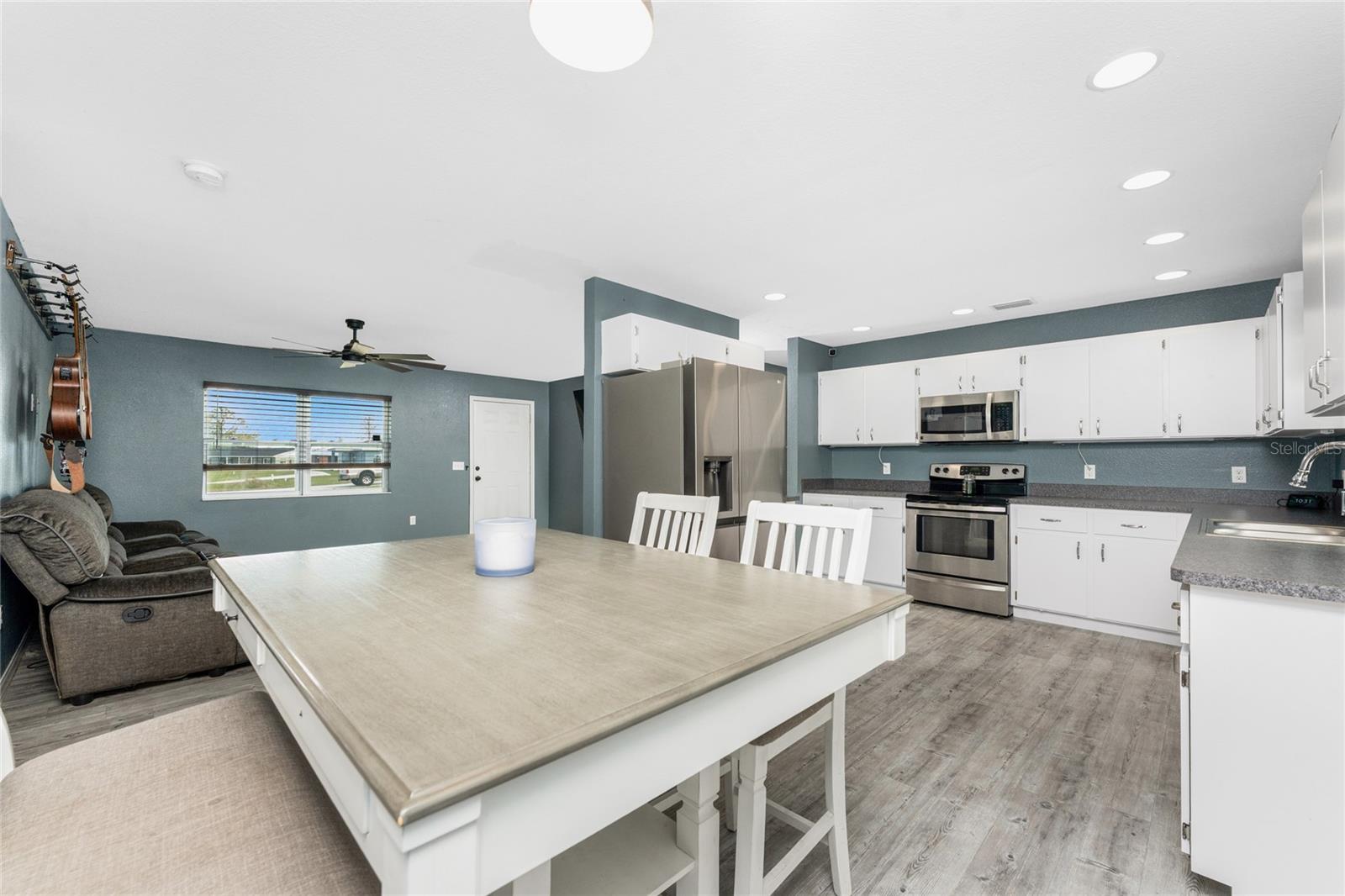 Image 17 of 57 For 7105 Clematis Drive