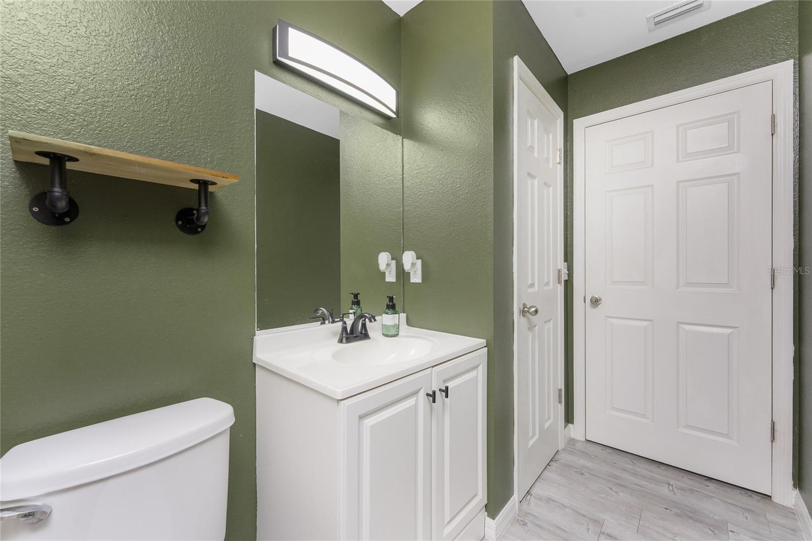 Image 26 of 57 For 7105 Clematis Drive