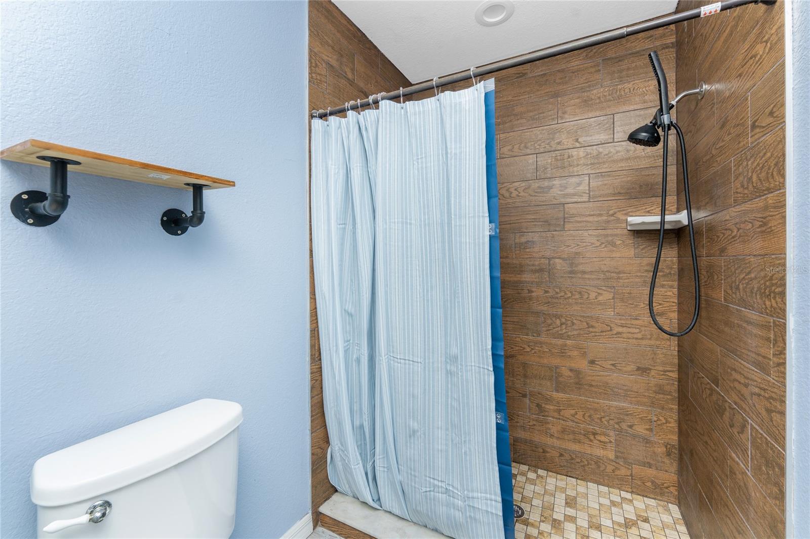 Image 32 of 57 For 7105 Clematis Drive