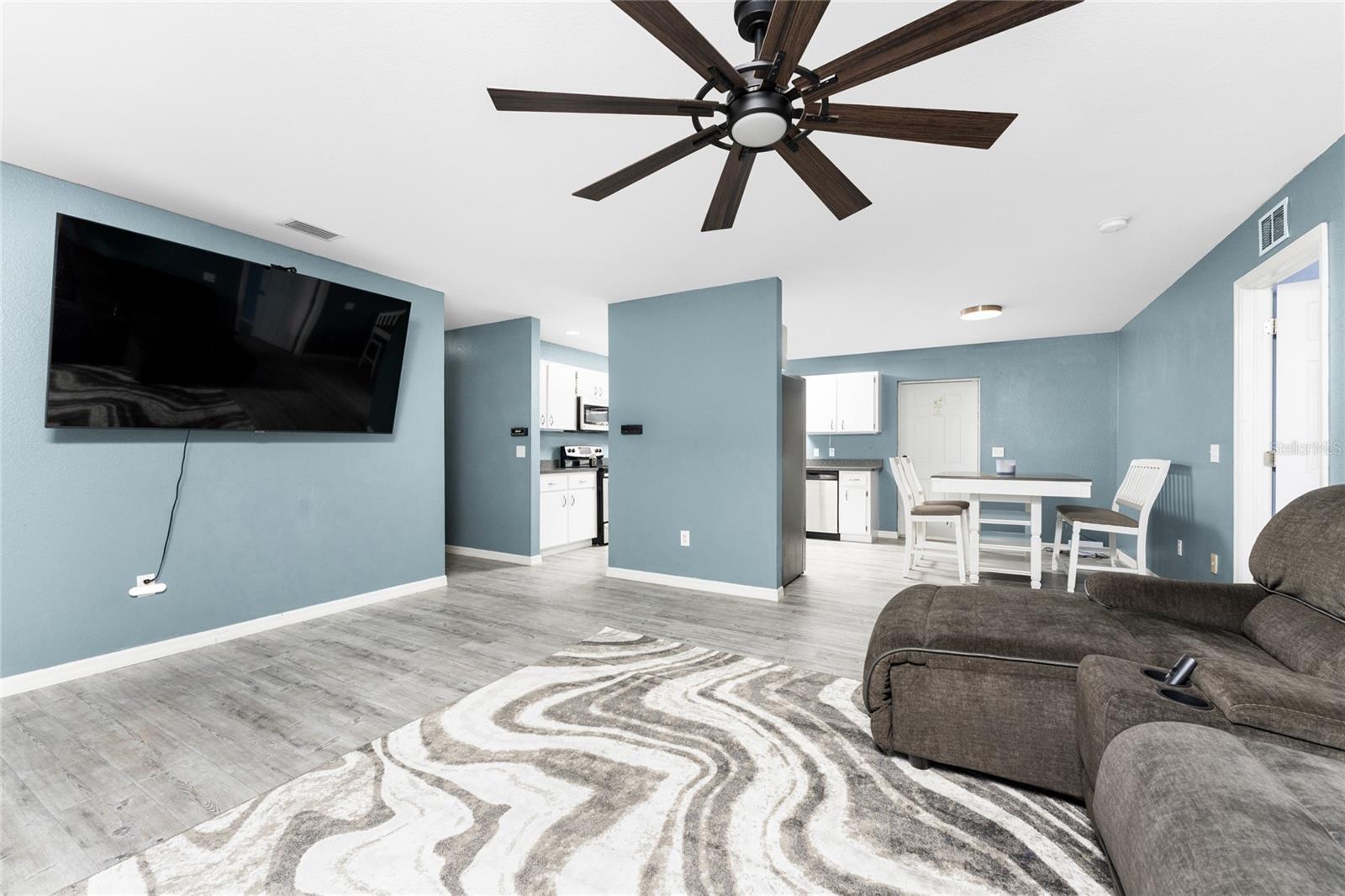 Image 8 of 57 For 7105 Clematis Drive