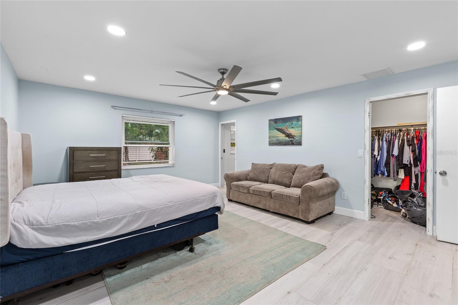 Image 10 of 33 For 120 43rd Street Nw