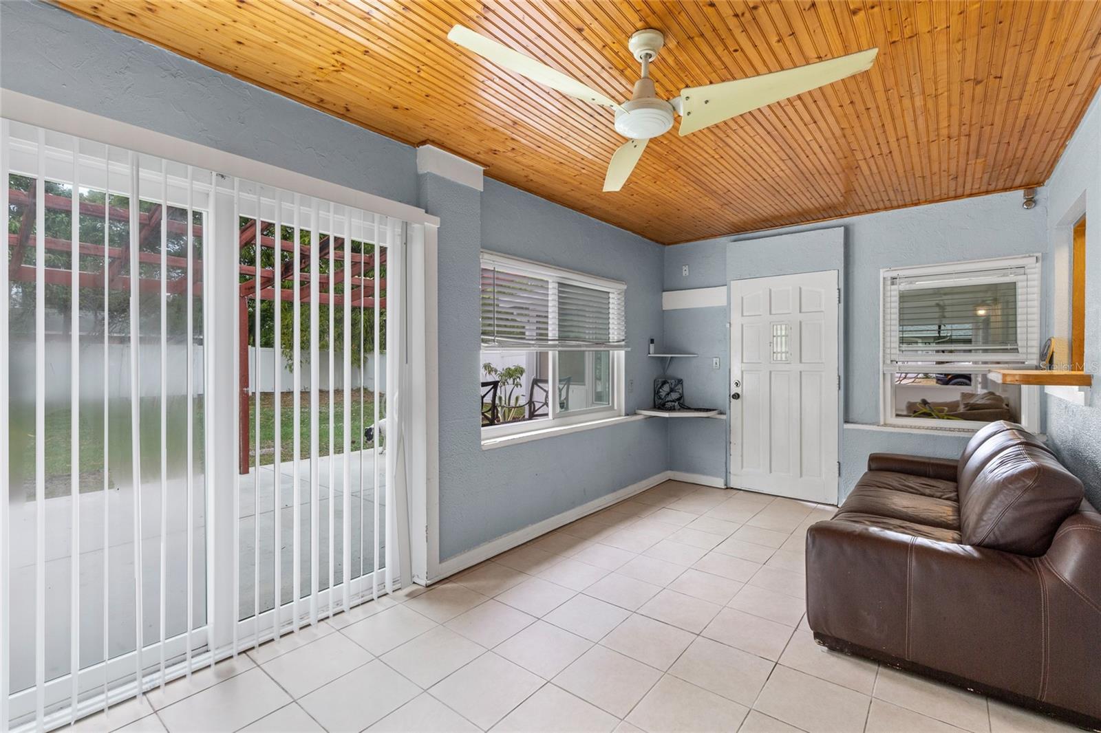 Image 16 of 33 For 120 43rd Street Nw