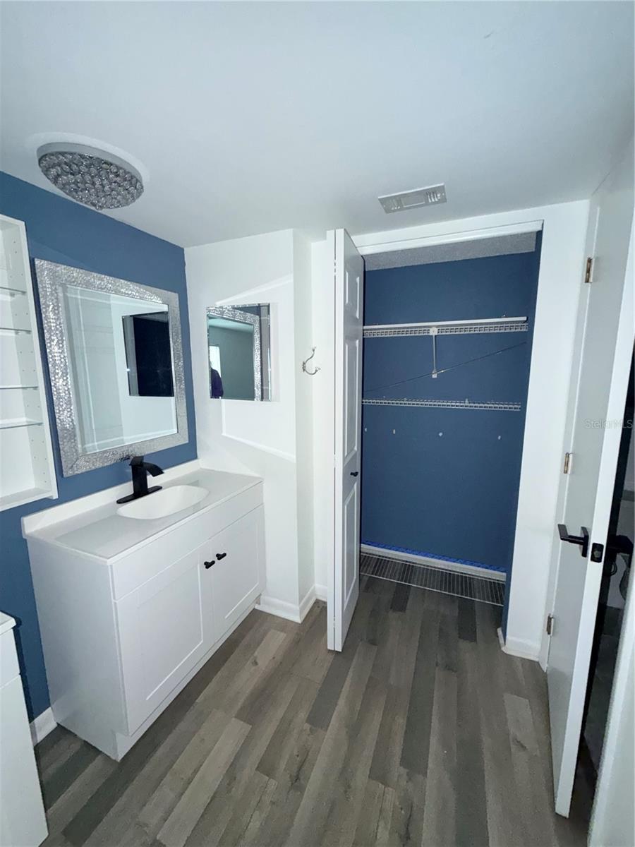 Image 19 of 59 For 5920 7th Avenue W