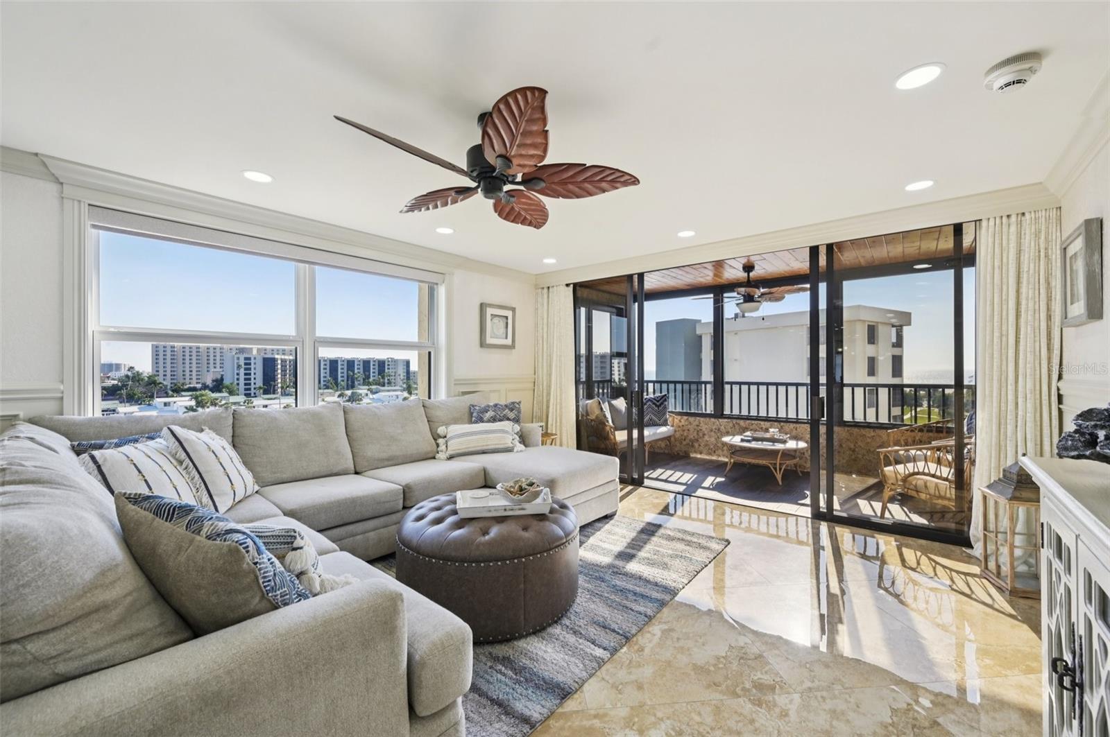 Listing photo id 13 for 5770 Midnight Pass Road C601