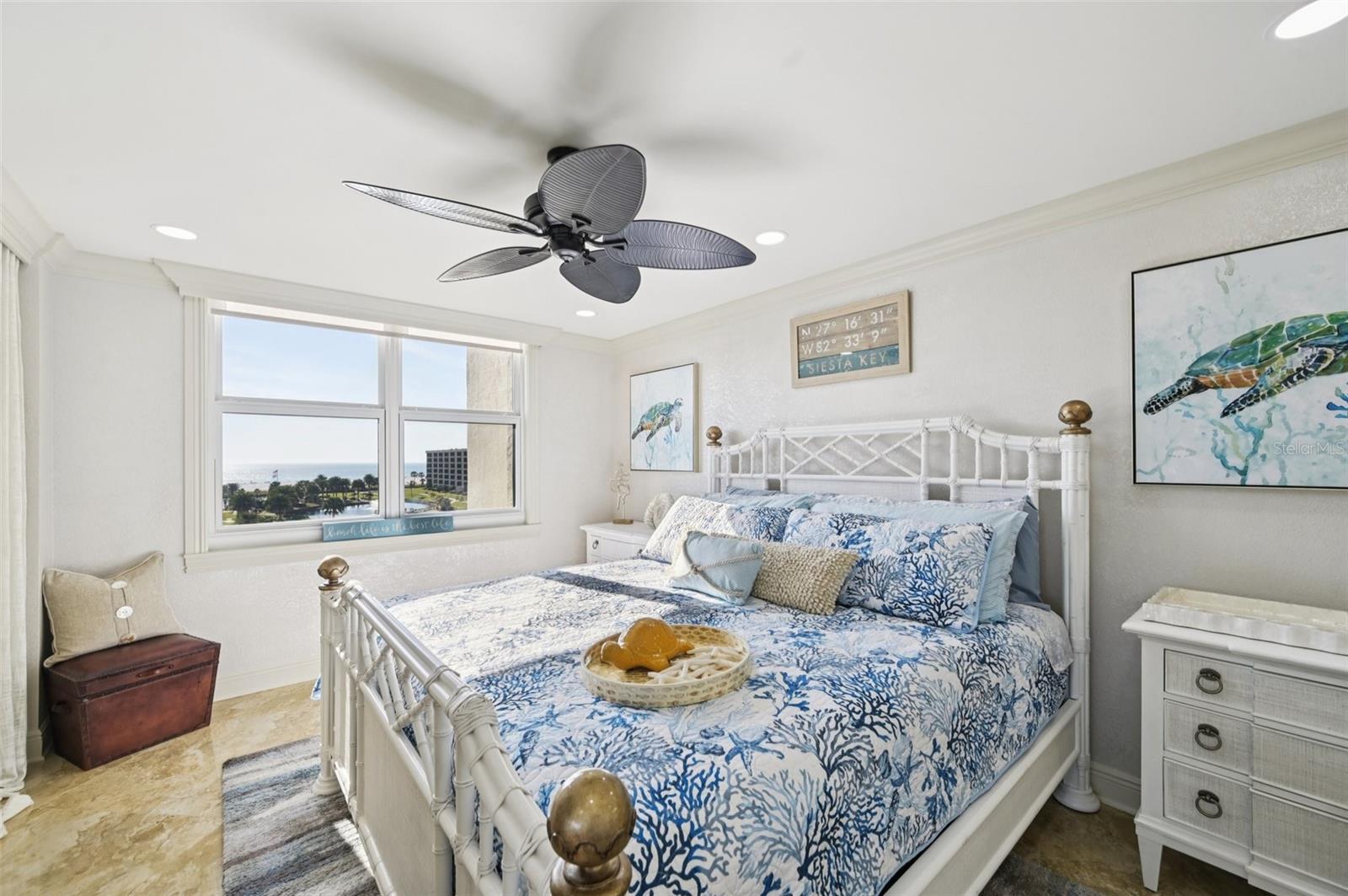 Listing photo id 14 for 5770 Midnight Pass Road C601