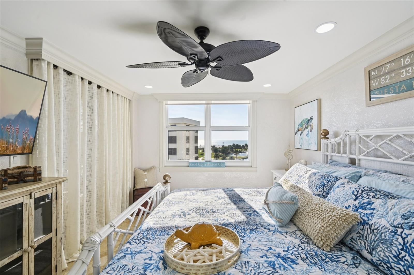 Listing photo id 15 for 5770 Midnight Pass Road C601