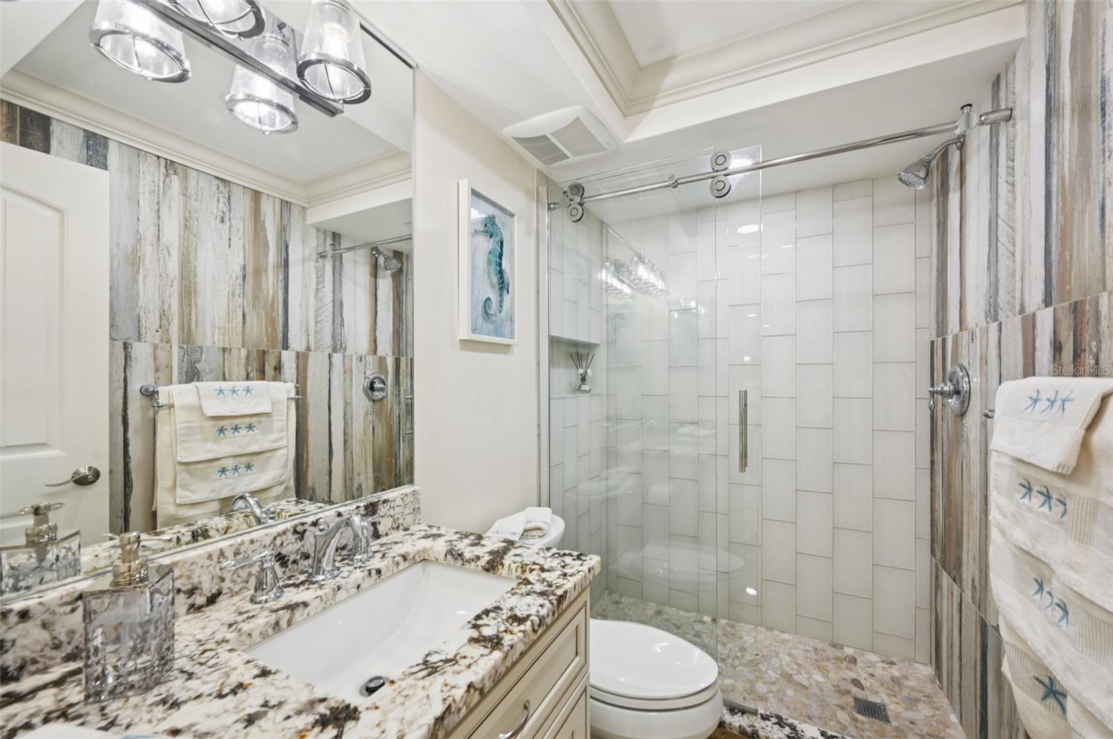 Listing photo id 20 for 5770 Midnight Pass Road C601