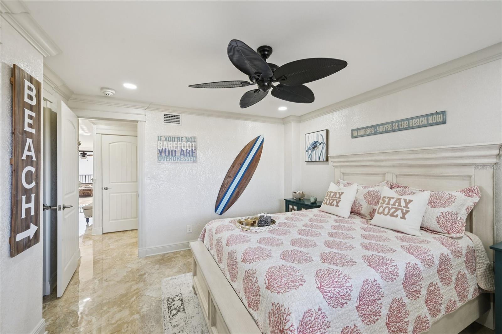 Listing photo id 23 for 5770 Midnight Pass Road C601