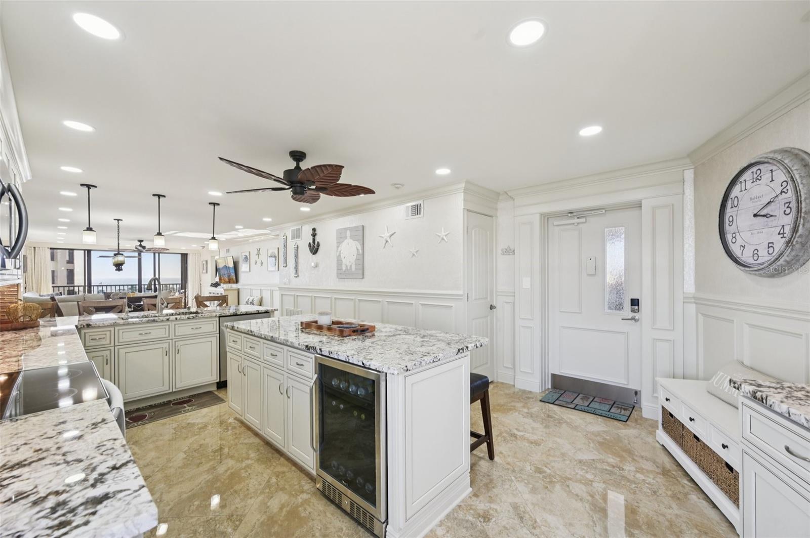 Listing photo id 1 for 5770 Midnight Pass Road C601