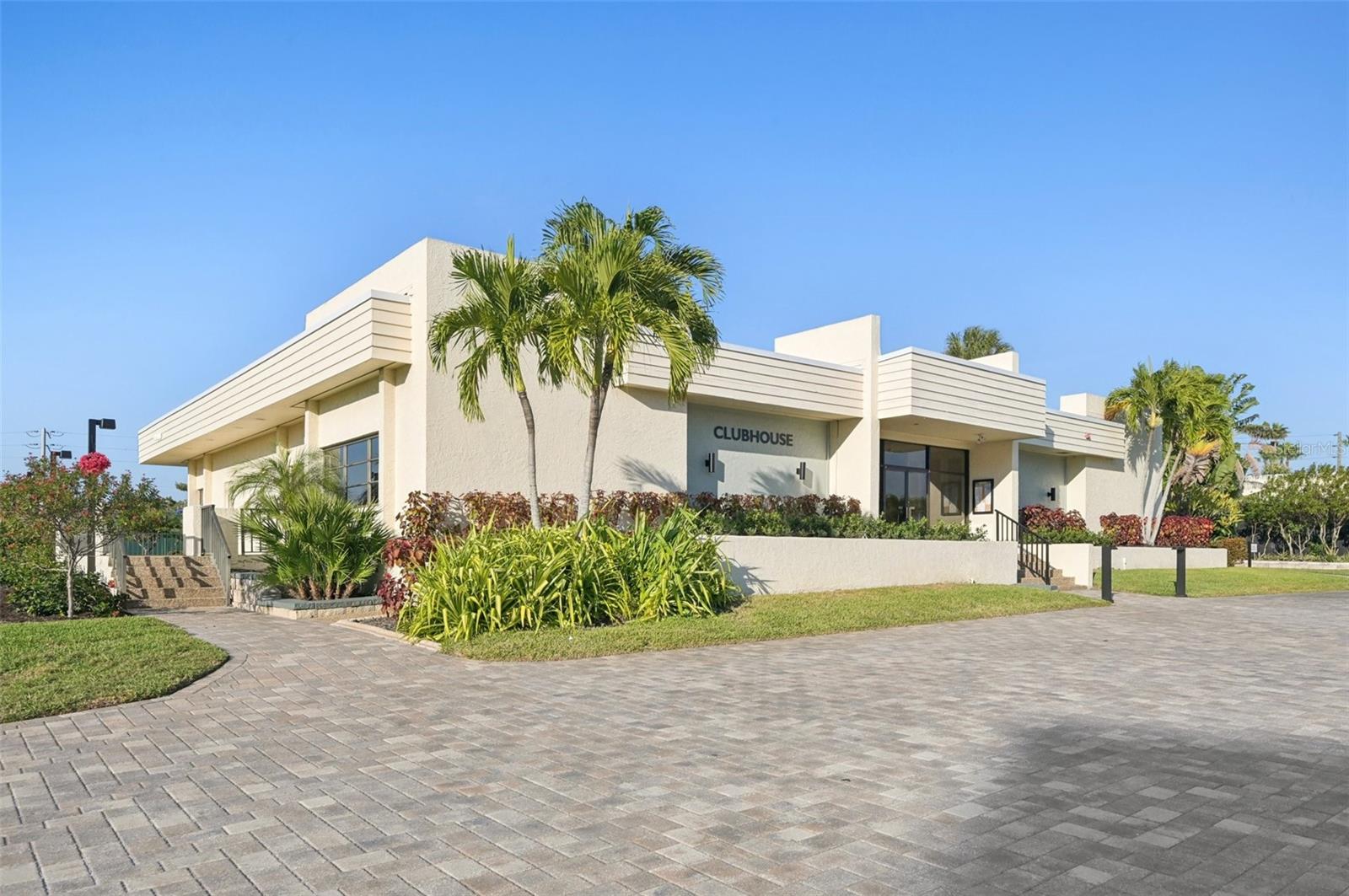 Listing photo id 39 for 5770 Midnight Pass Road C601