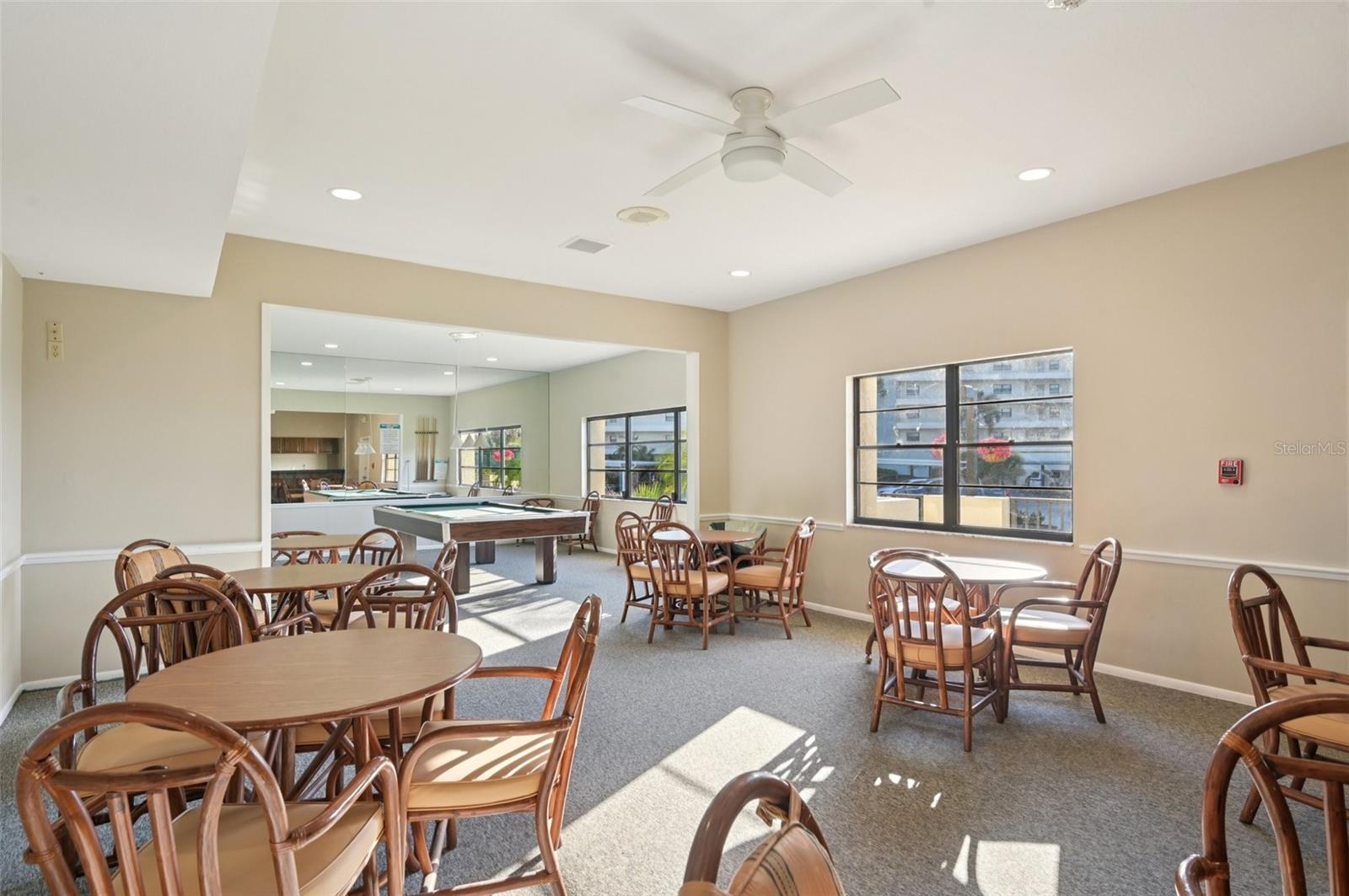 Listing photo id 44 for 5770 Midnight Pass Road C601