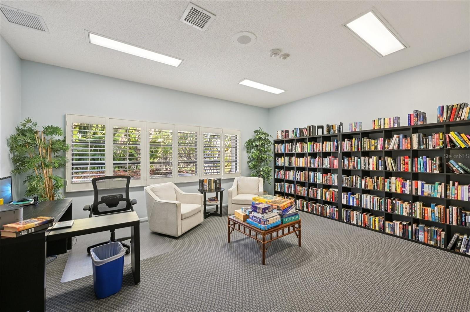 Listing photo id 46 for 5770 Midnight Pass Road C601