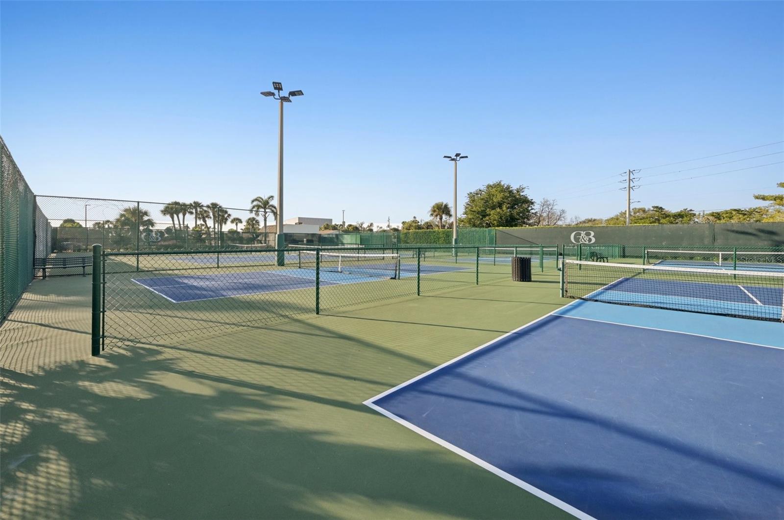 Listing photo id 48 for 5770 Midnight Pass Road C601