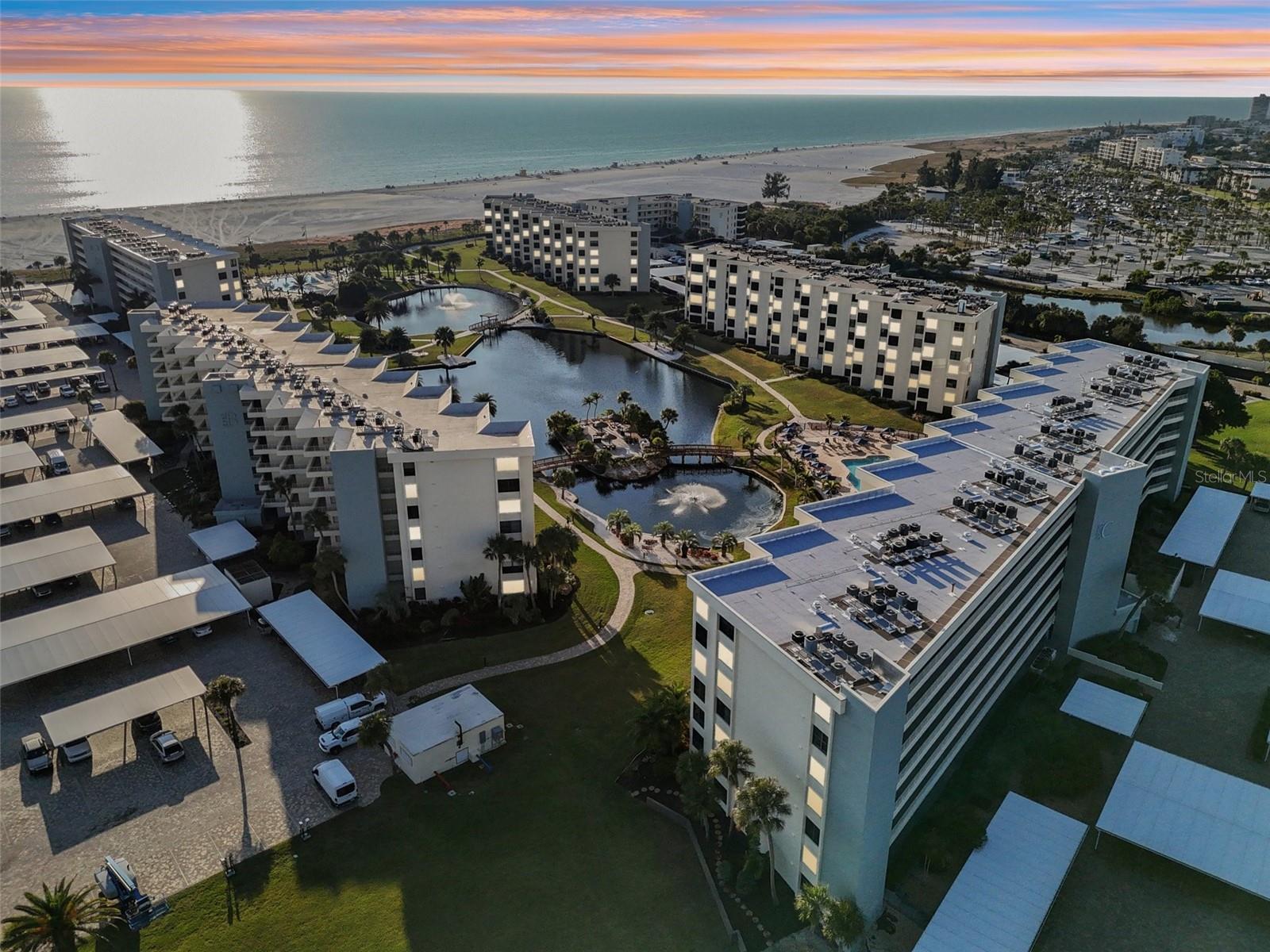 Listing photo id 49 for 5770 Midnight Pass Road C601