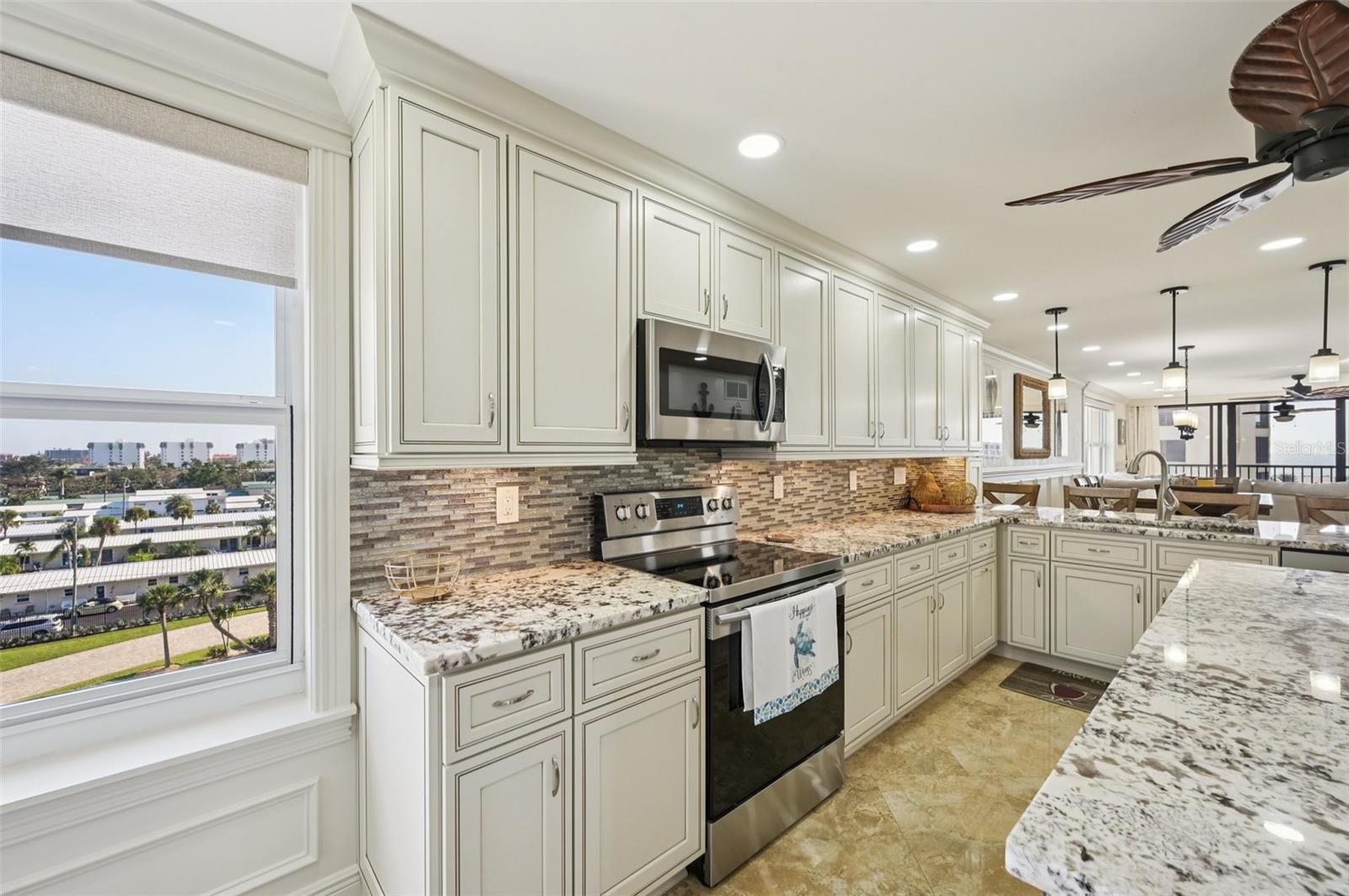 Listing photo id 6 for 5770 Midnight Pass Road C601