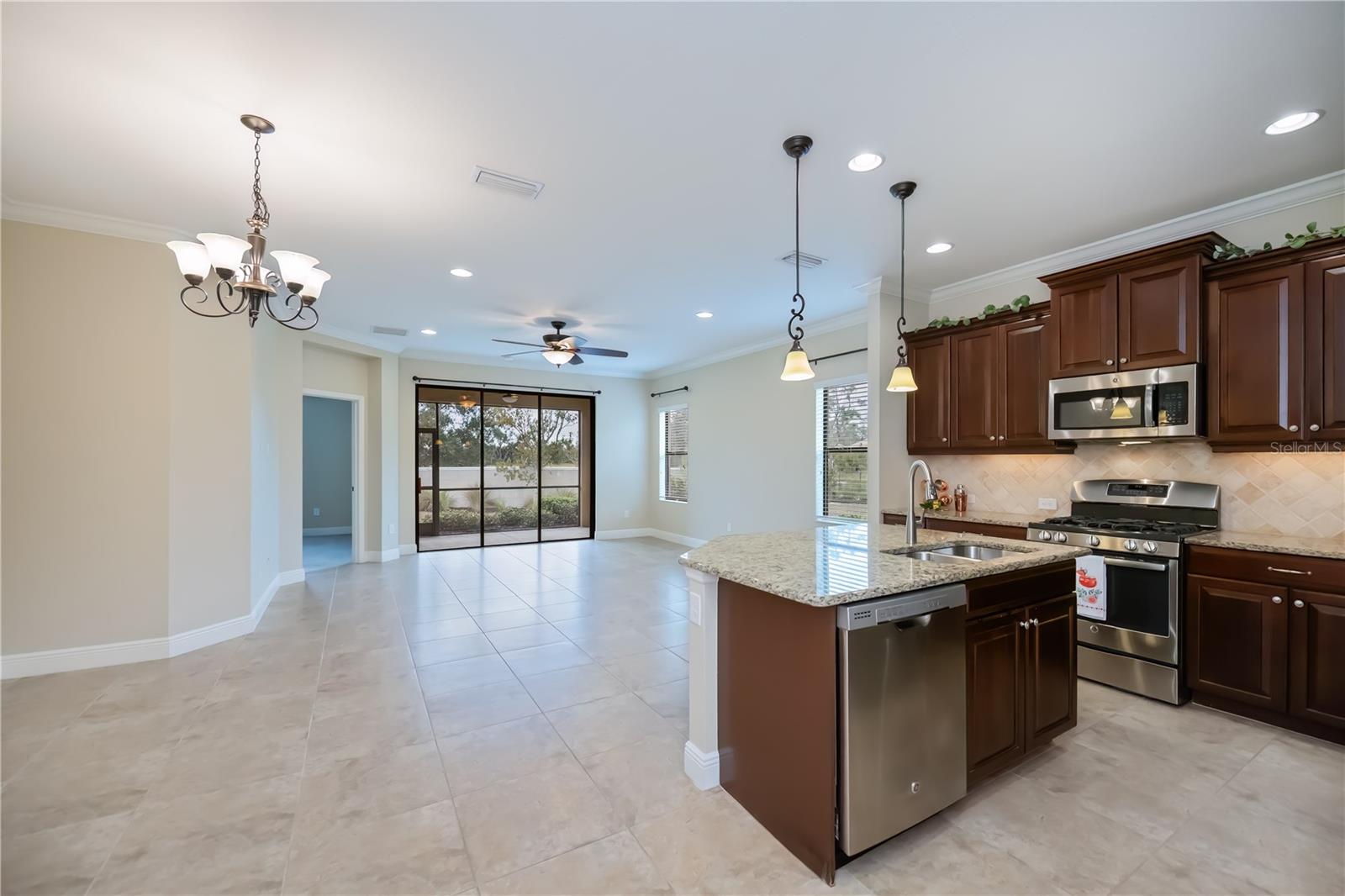 Image 18 of 62 For 1387 Backspin Drive