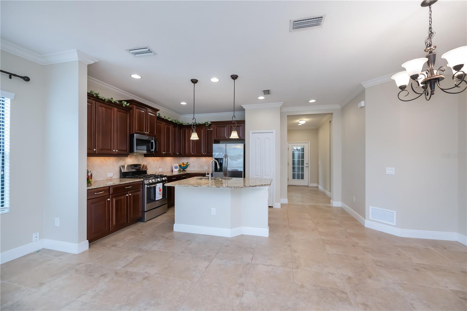 Image 19 of 62 For 1387 Backspin Drive