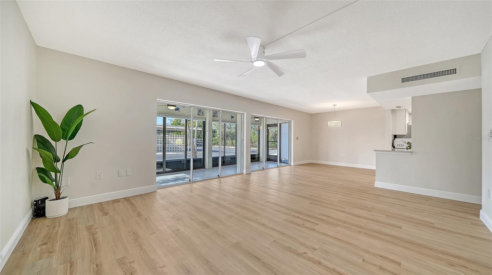 Image 12 of 65 For 101 Whispering Sands Drive 107