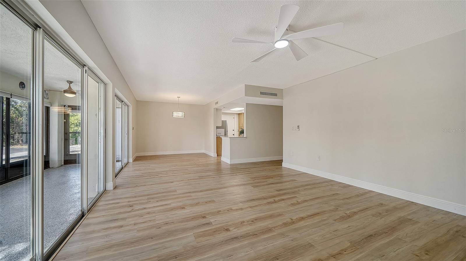 Image 18 of 65 For 101 Whispering Sands Drive 107