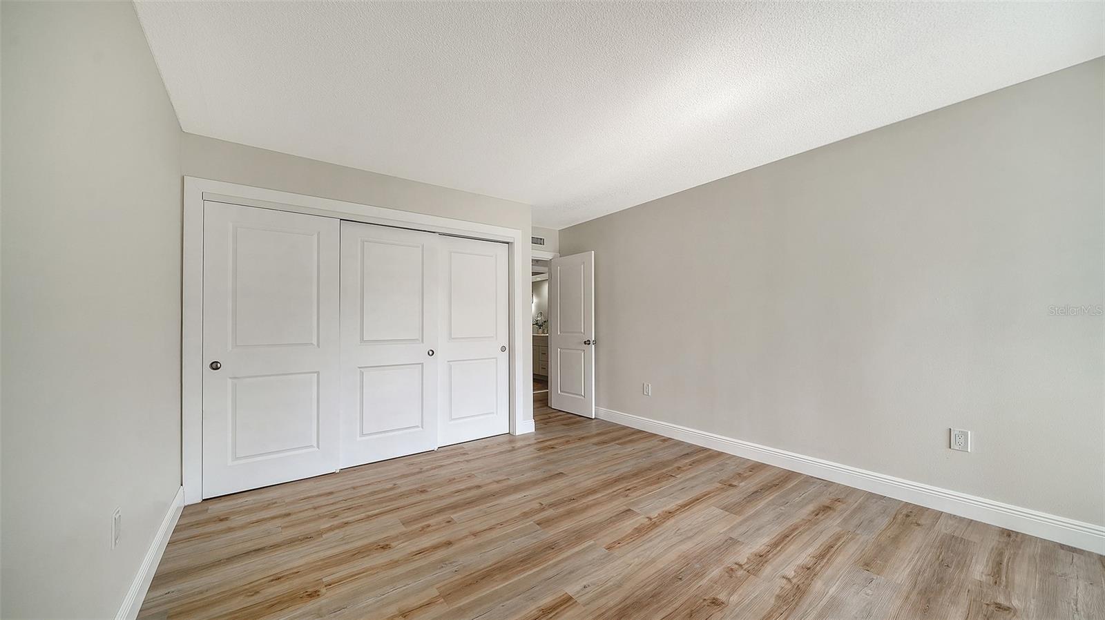 Image 34 of 65 For 101 Whispering Sands Drive 107