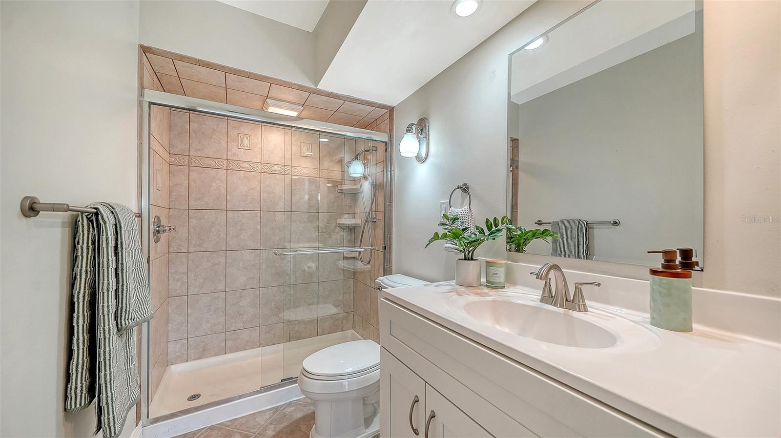 Image 35 of 65 For 101 Whispering Sands Drive 107