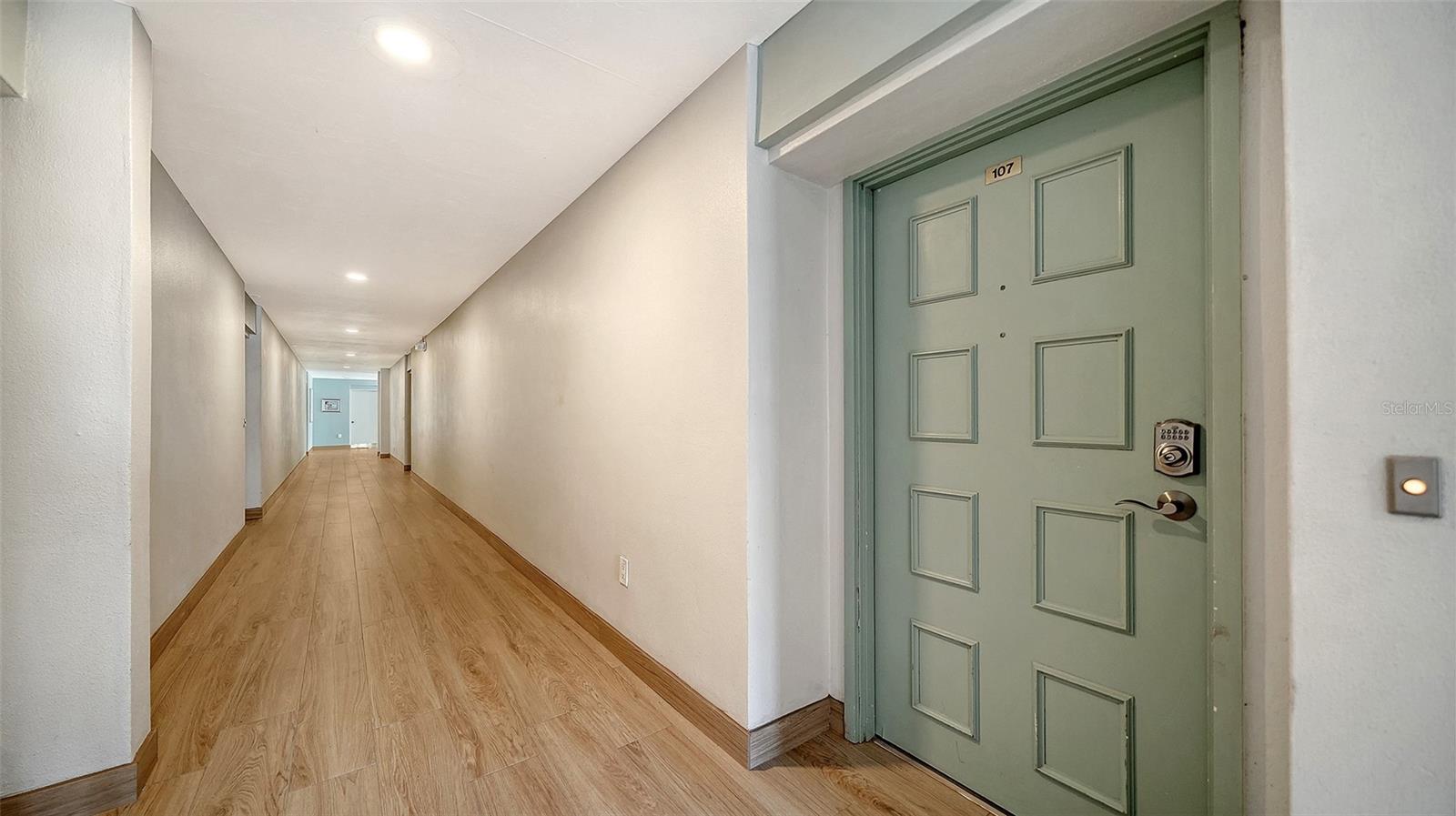 Image 8 of 65 For 101 Whispering Sands Drive 107