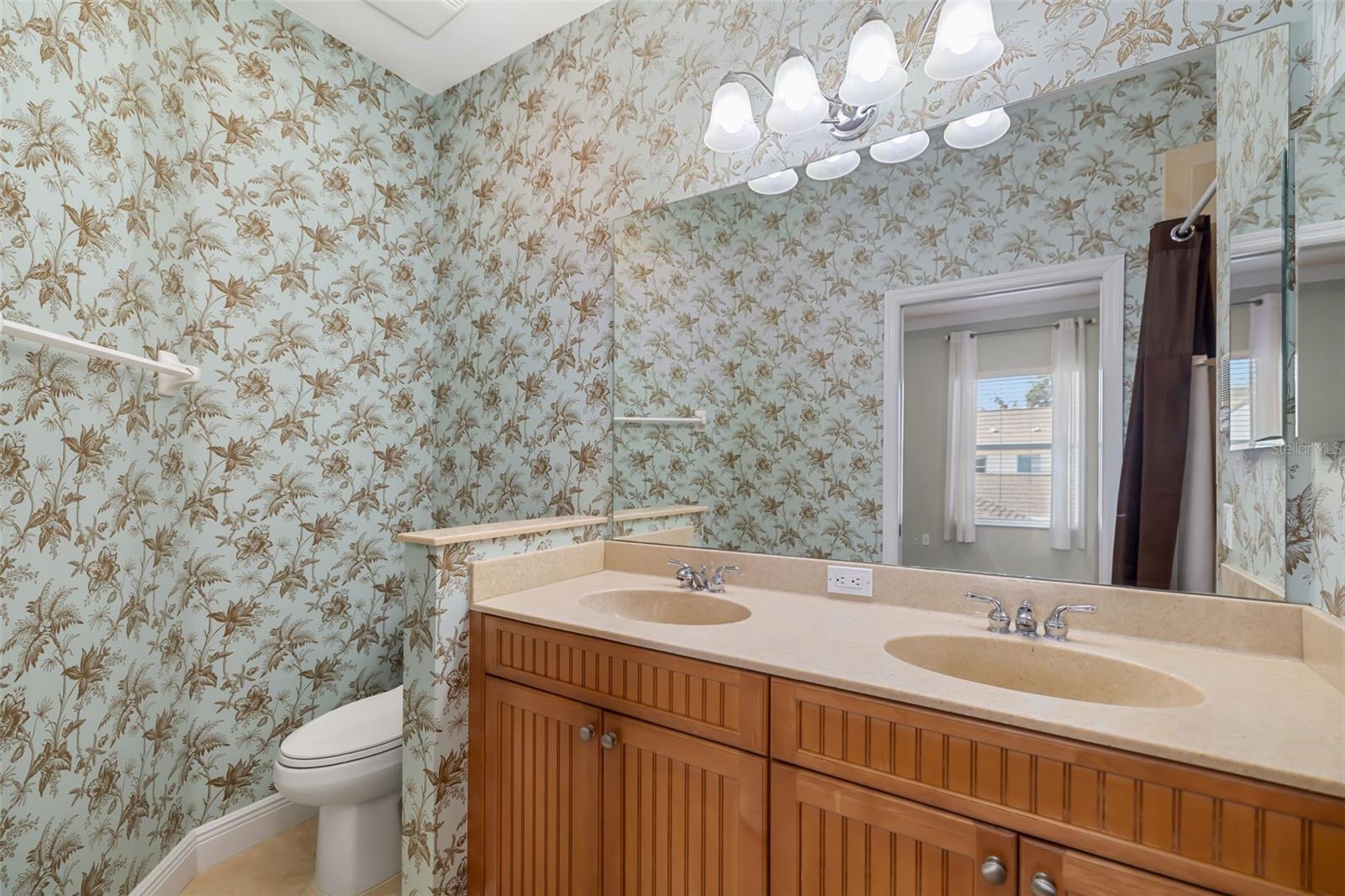 Image 26 of 76 For 5615 Southernmost Lane