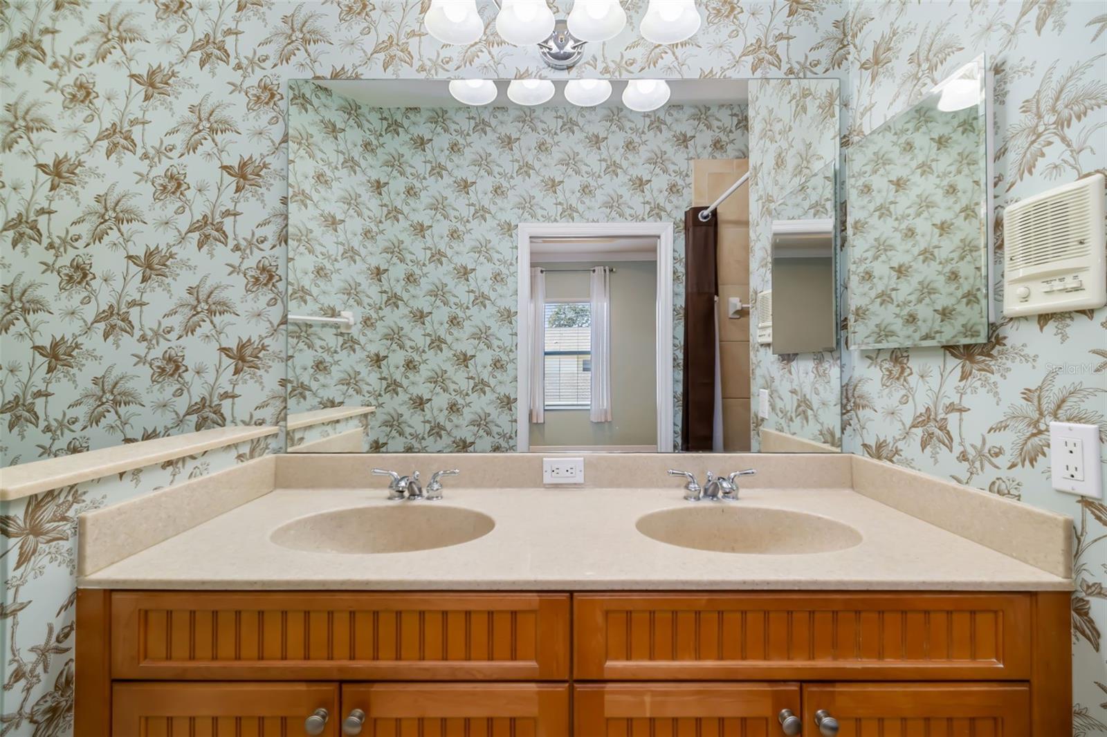 Image 28 of 76 For 5615 Southernmost Lane