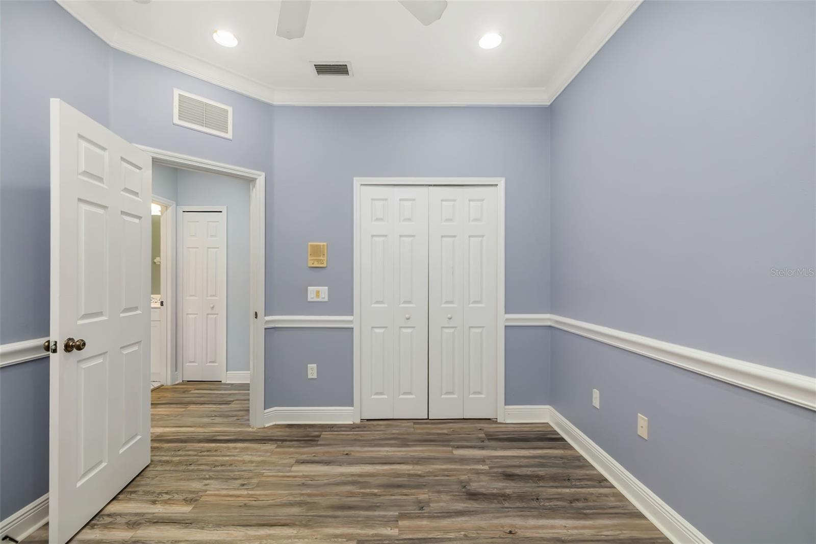 Image 34 of 76 For 5615 Southernmost Lane