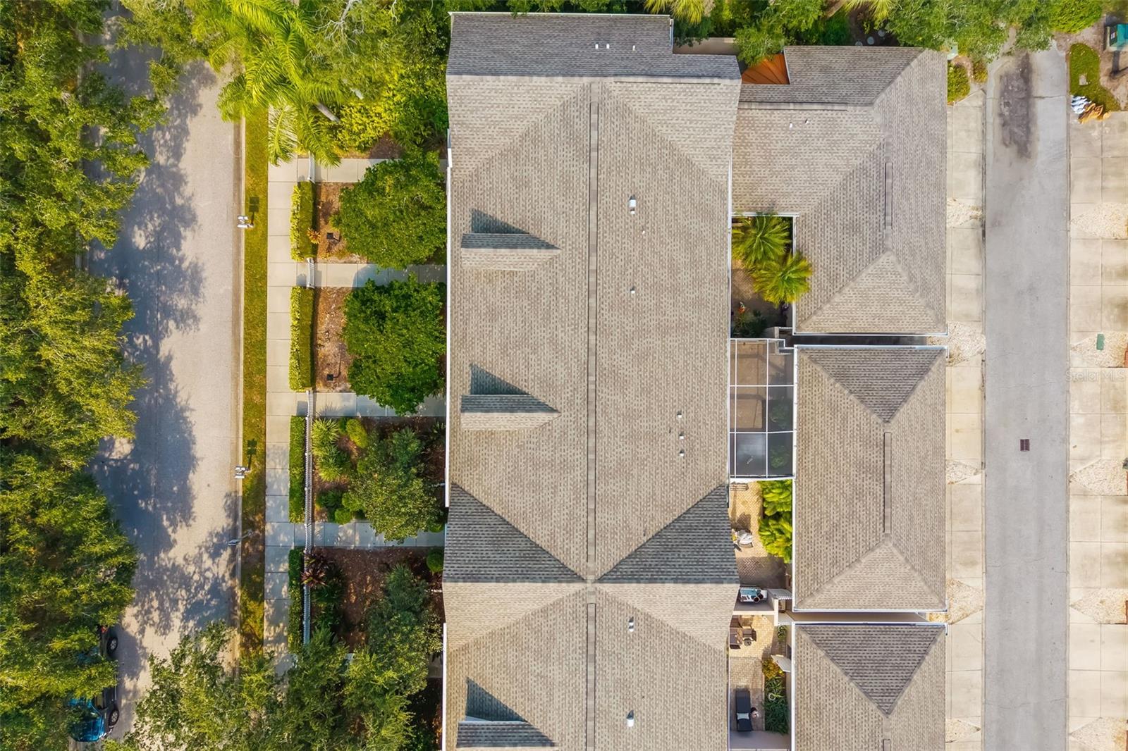 Image 47 of 76 For 5615 Southernmost Lane