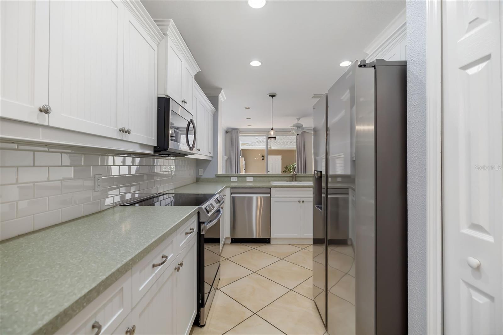 Image 8 of 76 For 5615 Southernmost Lane