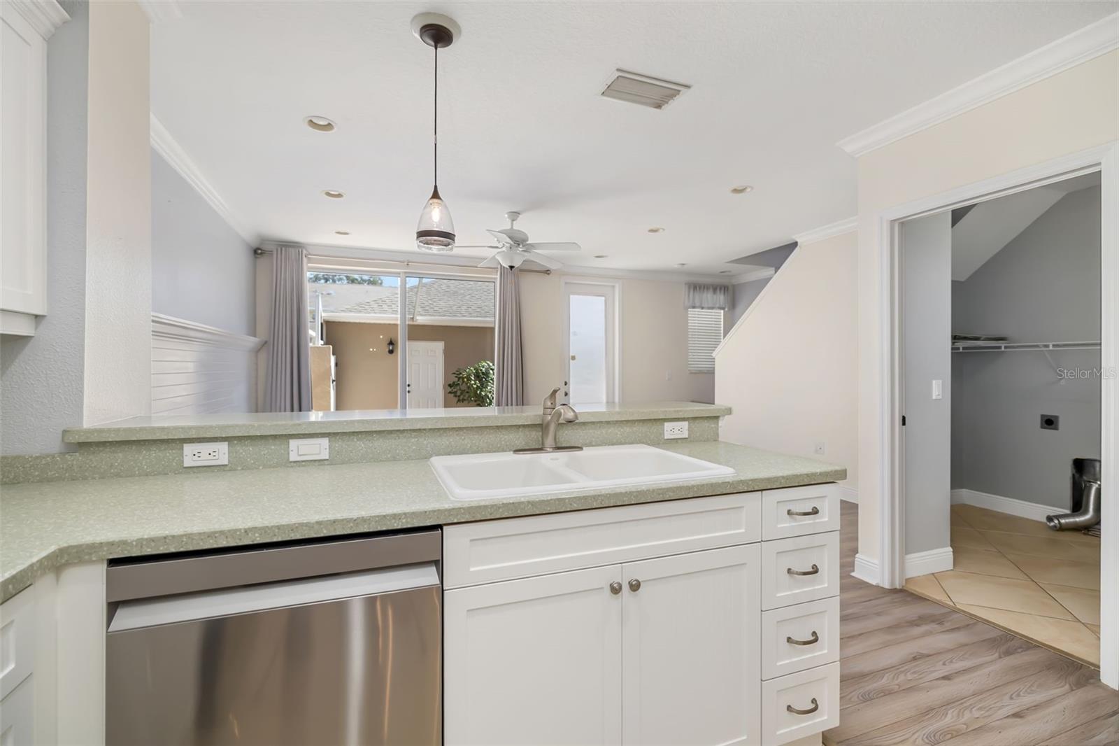 Image 9 of 76 For 5615 Southernmost Lane