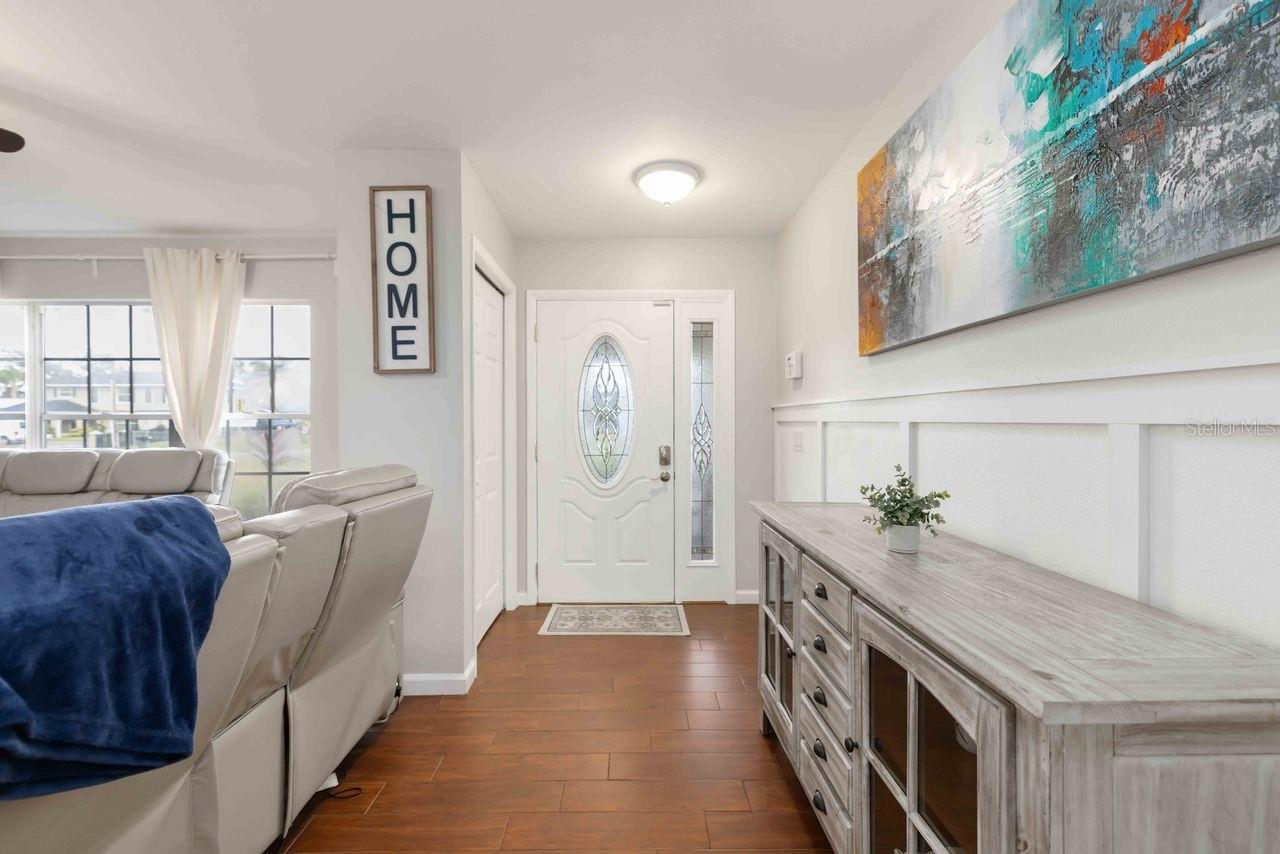 Image 14 of 42 For 5504 18th Avenue E