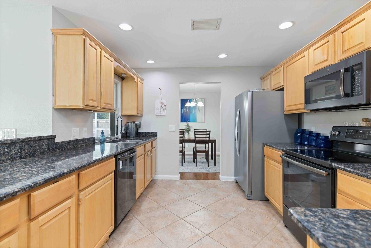 Image 18 of 42 For 5504 18th Avenue E