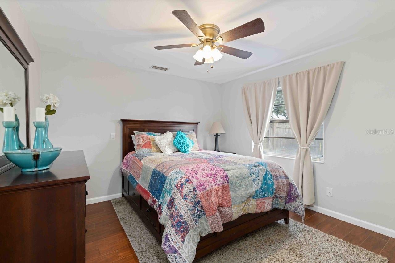 Image 29 of 42 For 5504 18th Avenue E