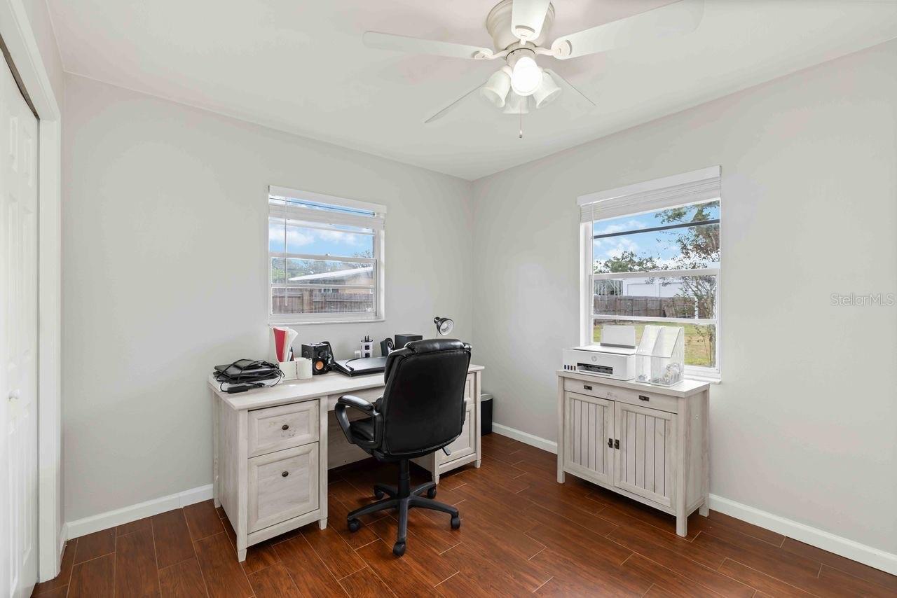 Image 30 of 42 For 5504 18th Avenue E