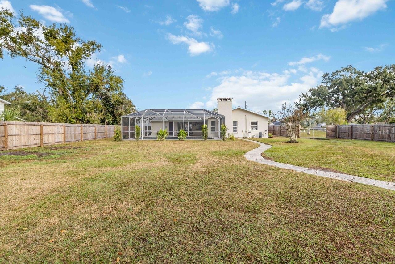 Image 4 of 42 For 5504 18th Avenue E