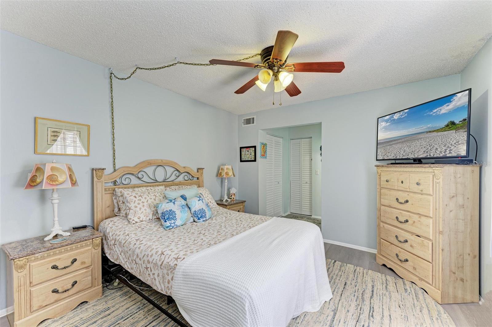 Image 17 of 36 For 6336 7th Avenue W 6336