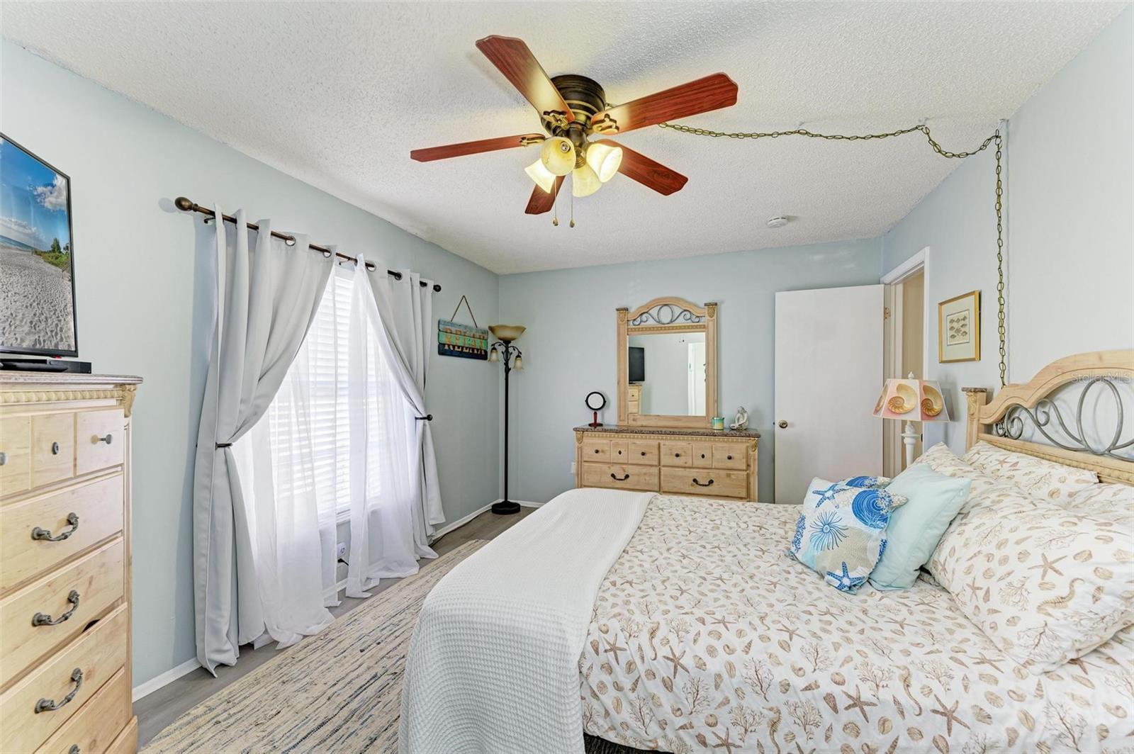 Image 18 of 36 For 6336 7th Avenue W 6336