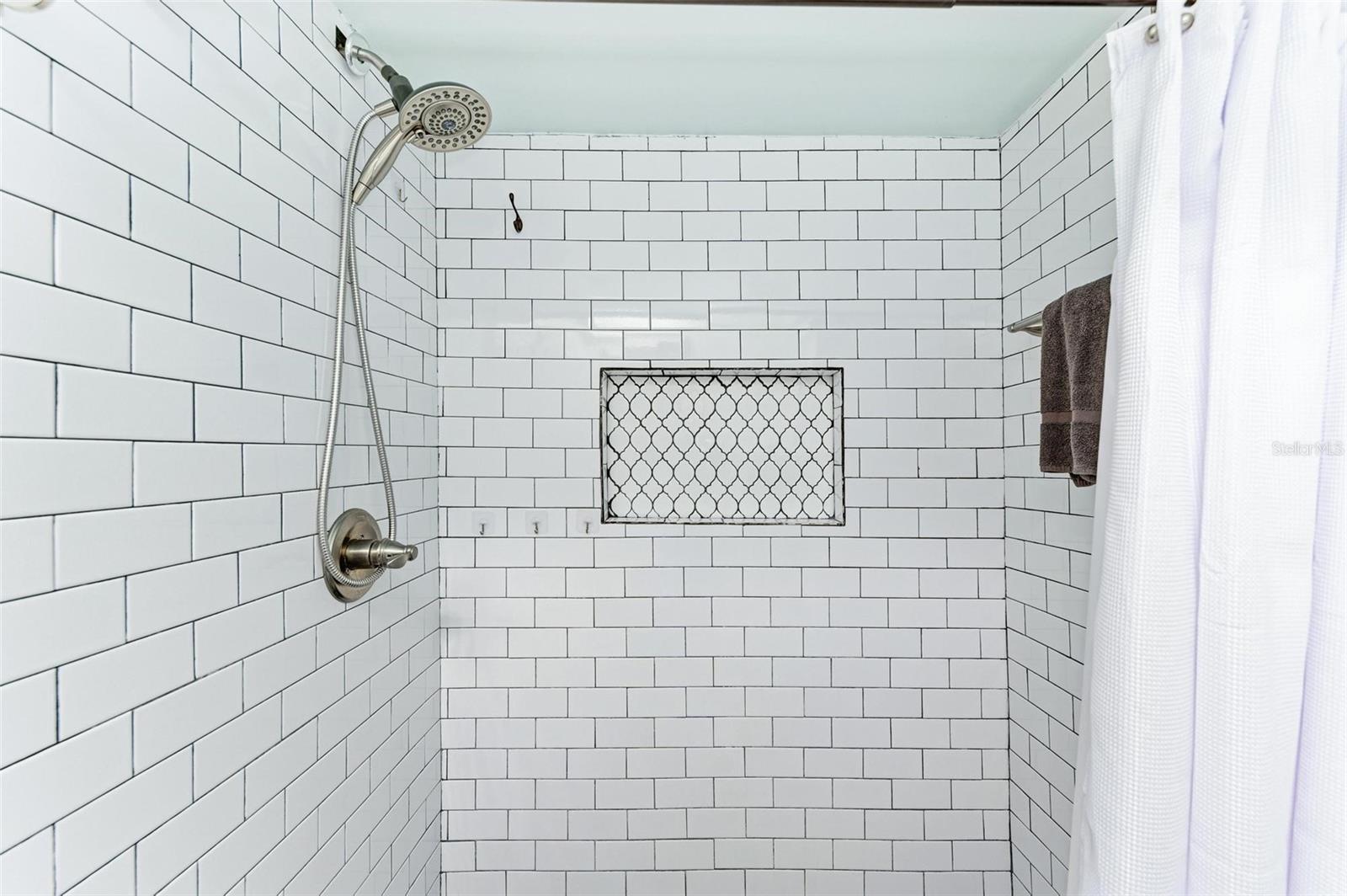 Image 21 of 36 For 6336 7th Avenue W 6336